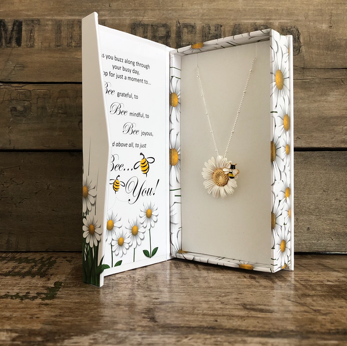 Daisy Bee Necklace - Carol Young Silver